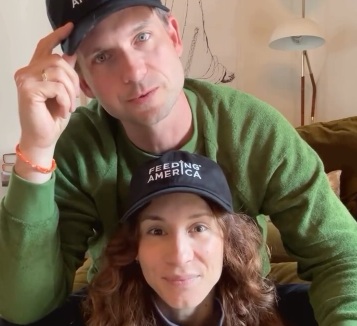 Patrick J. Adams ir Troian Bellisario