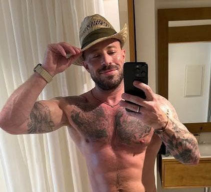 Duncan James ("Blue")