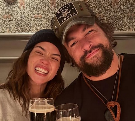 Adria Arjona ir Jason Momoa
