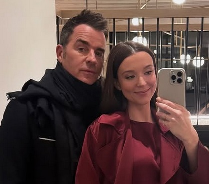 Justin Theroux ir Nicole Brydon Bloom