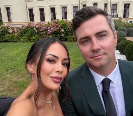 Janel Parrish ir Chris Long