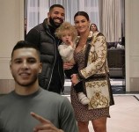 Drake, Sophie Brussaux su Adonis / Efe Caliskan